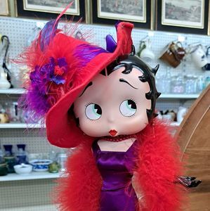 Meet your Posher, Faye